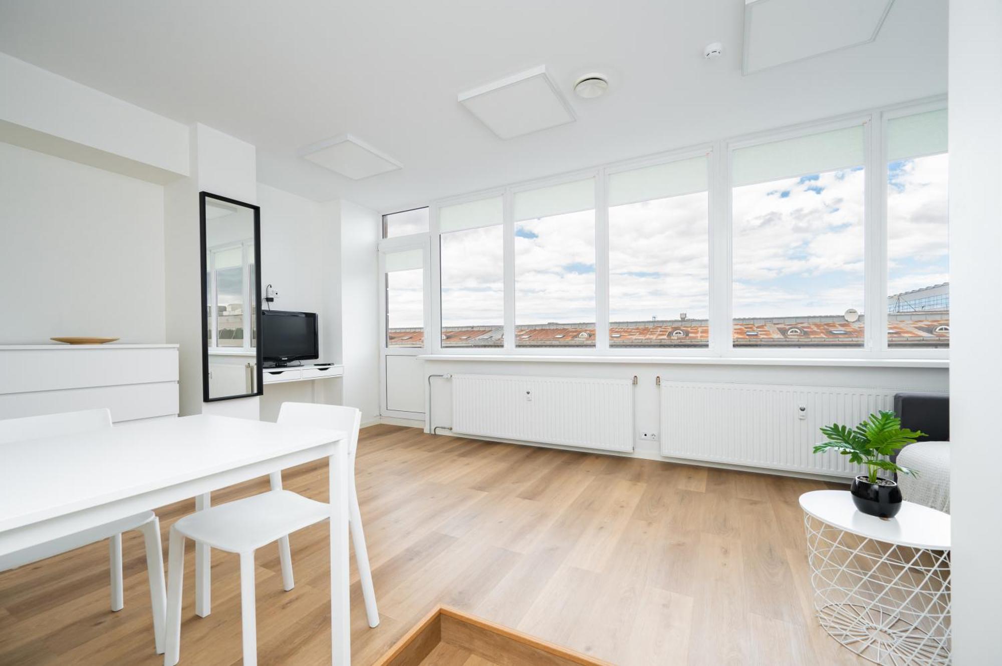 Hilltop Apartments - Studio Rooms In City Centre Tallin Exterior foto