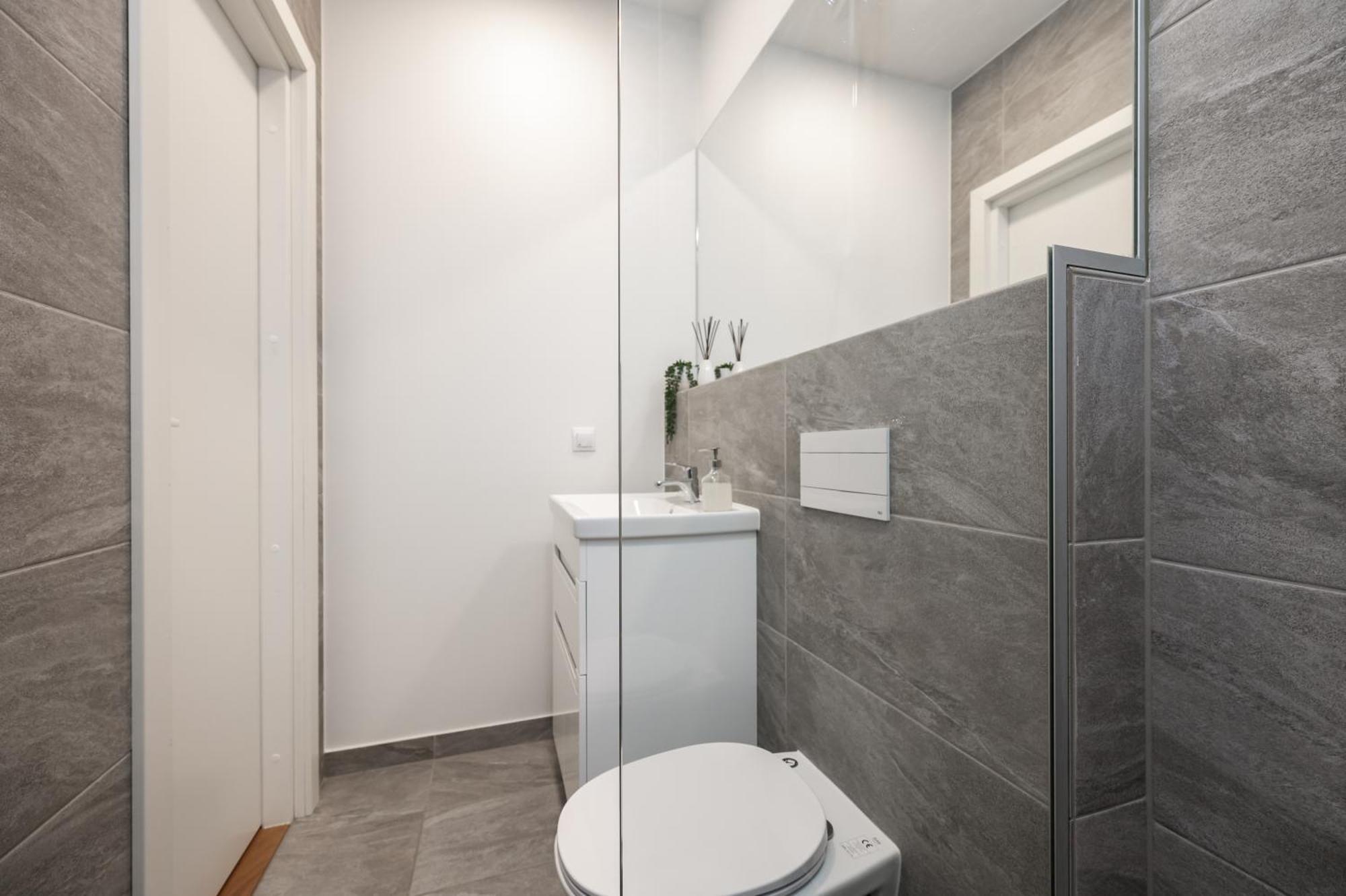Hilltop Apartments - Studio Rooms In City Centre Tallin Exterior foto